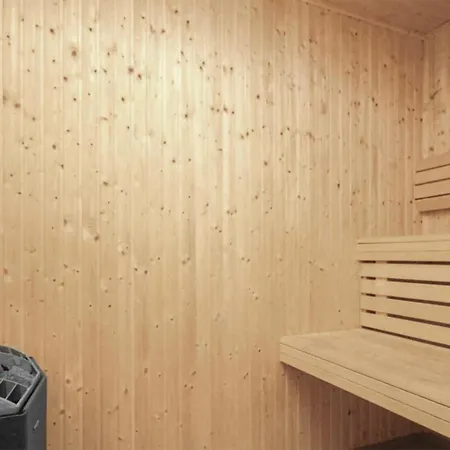 בית נופש Gorgeous In With Sauna